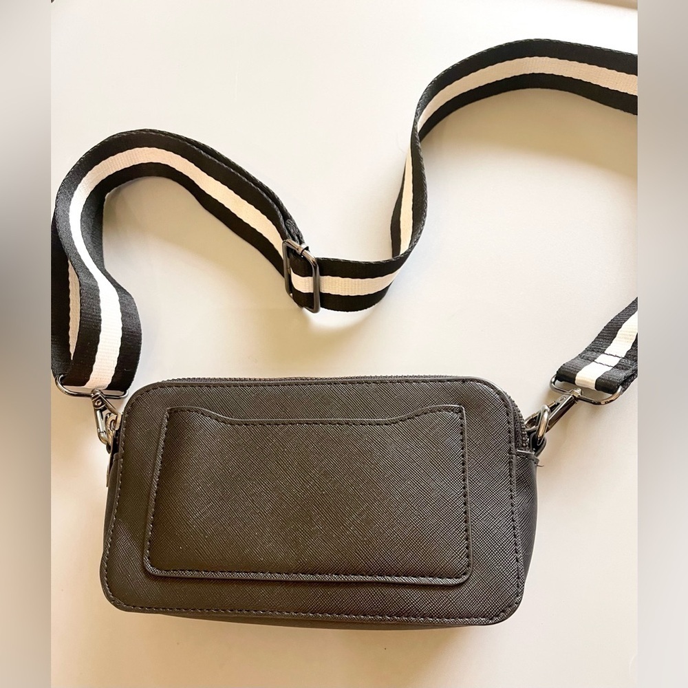 Women's Black Small Crossbody Bag Vegan Leather Purse Block Adjustable Strap - Picture 5 of 10